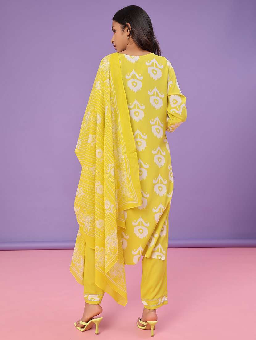 women printed three quarter sleeve kurta pant with dupatta set - 22154422 -  Standard Image - 2