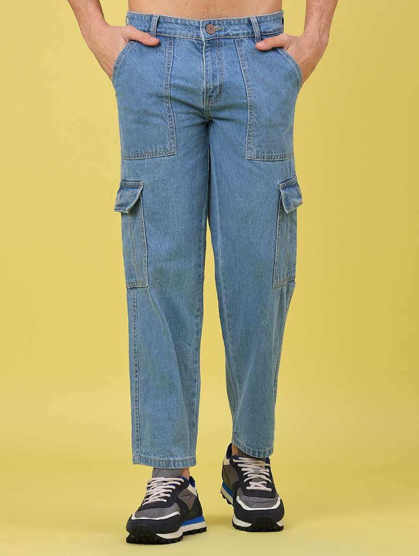 men solid mid rise regular fit cargo 