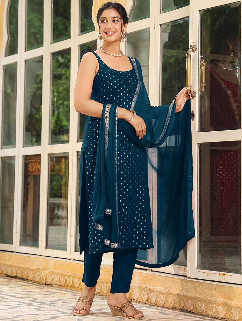 women foil printed sleeveless kurta pant with dupatta set - 22156230 -  Standard Image - 2
