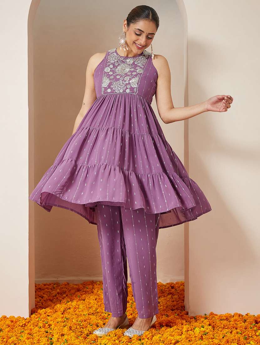 women embroidered sleeveless kurta palazzo set - 22156231 -  Standard Image - 2