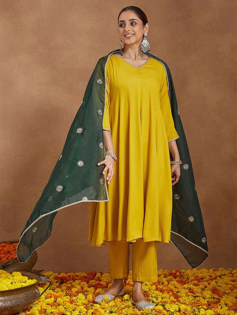 women solid three quarter sleeve kurta pant with dupatta set - 22156245 -  Standard Image - 2