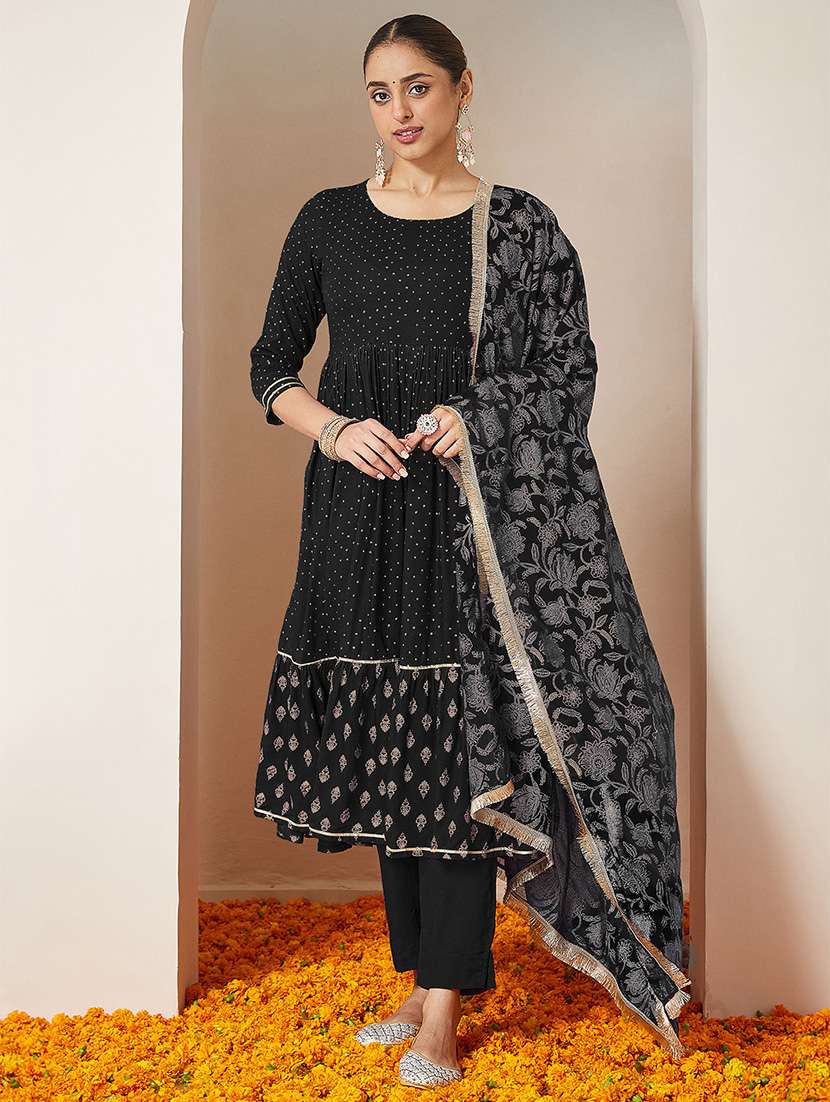 women printed three quarter sleeve kurta pant with dupatta set