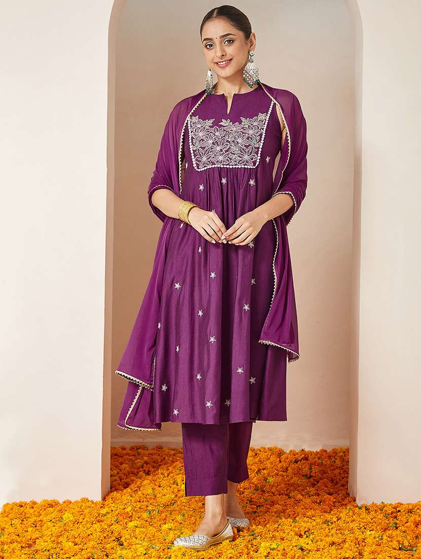 women embroidered sleeveless kurta pant with dupatta set - 22156273 -  Standard Image - 2