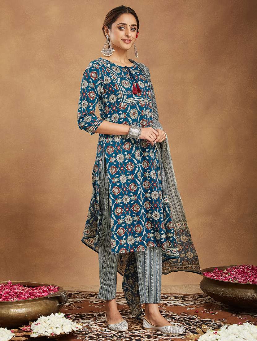 women floral three quarter sleeve kurta pant with dupatta set - 22156277 - Standard Image - 2