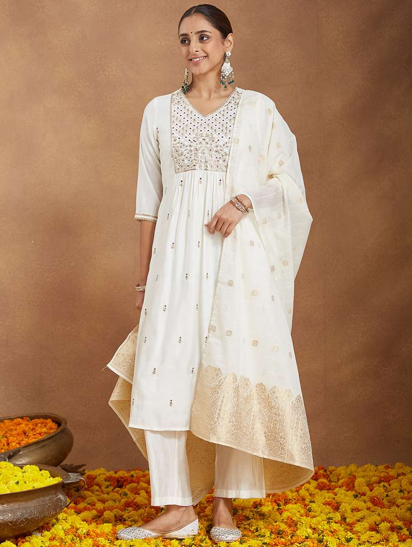 women embroidered three quarter sleeve kurta pant with dupatta set - 22156284 - Standard Image - 2