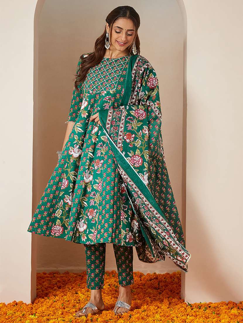women floral three quarter sleeve kurta pant with dupatta set