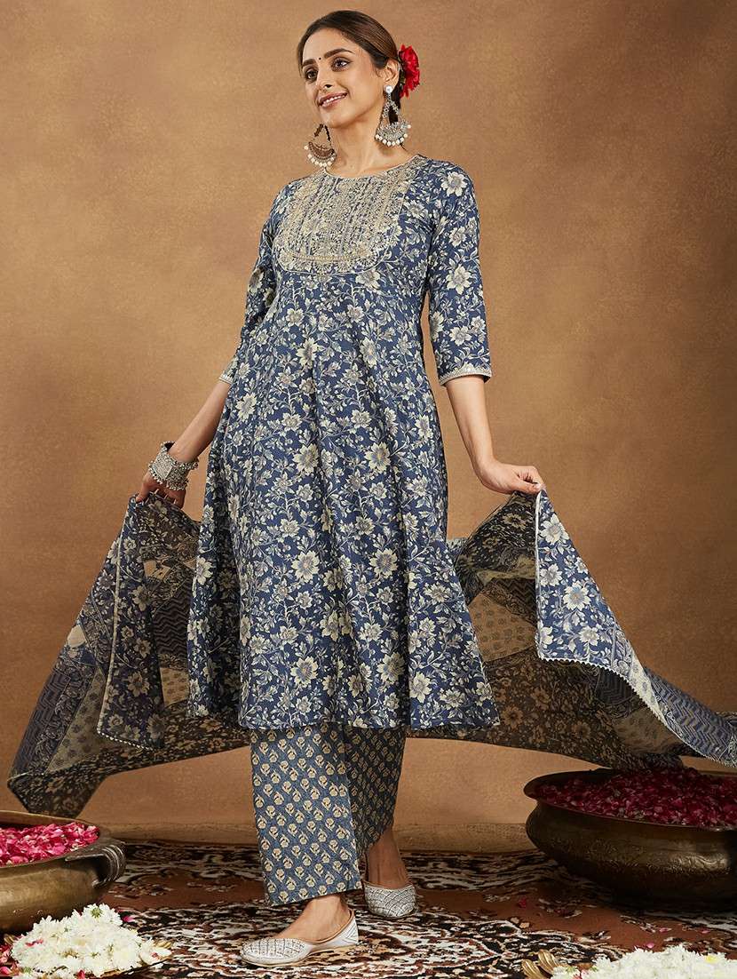 women embroidered three quarter sleeve kurta pant with dupatta set - 22156291 -  Standard Image - 2