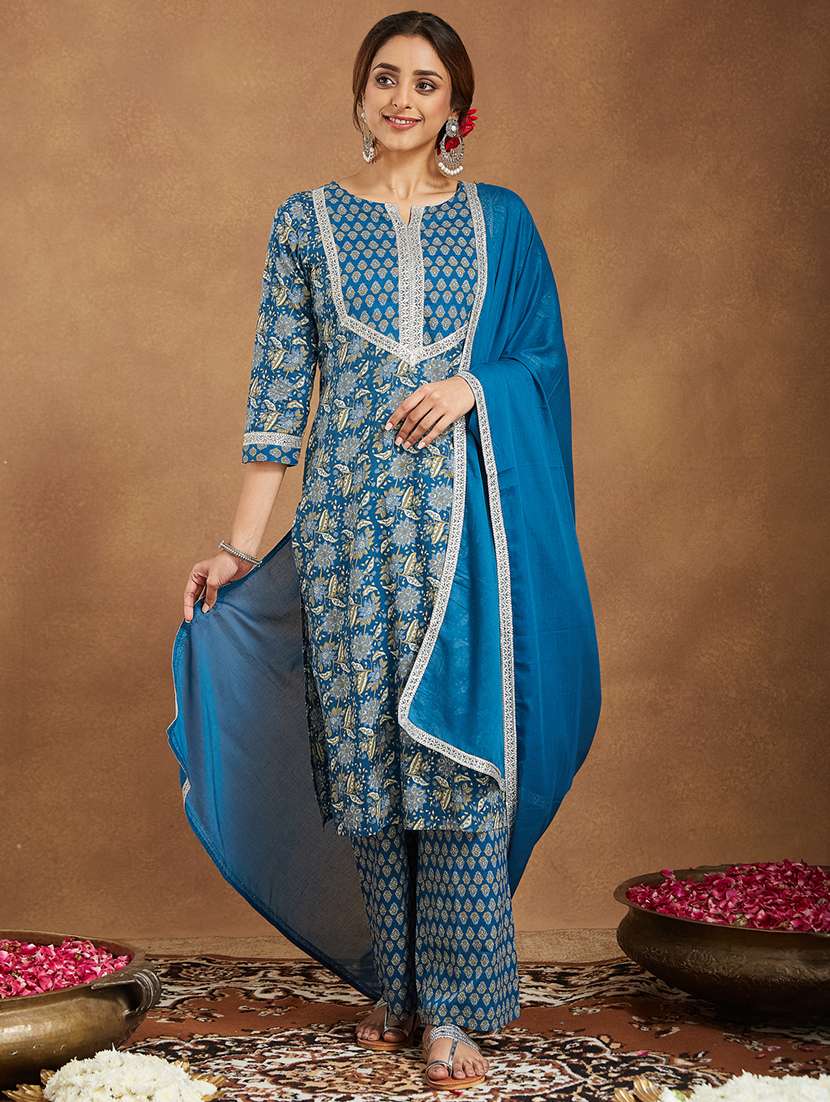 Women Floral Three Quarter Sleeve Kurta Pant With Dupatta Set - 22156297 -  Standard Image - 2