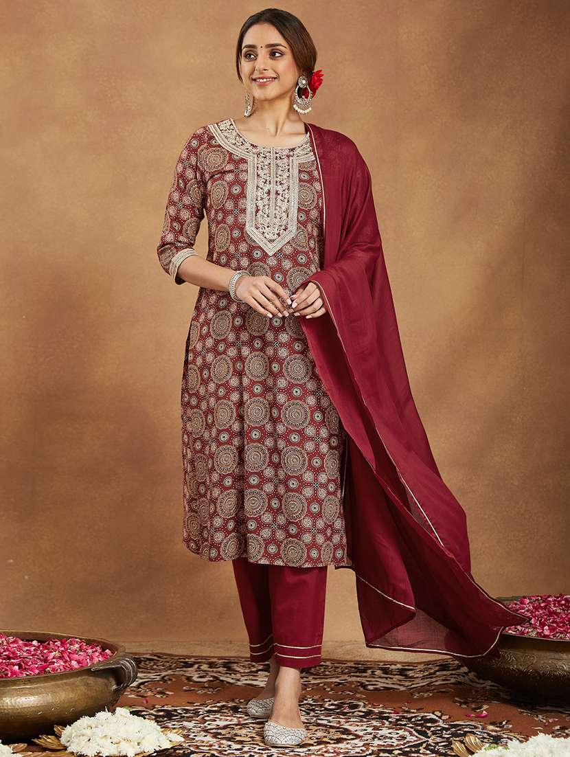 women embroidered three quarter sleeve kurta pant with dupatta set - 22156300 -  Standard Image - 2