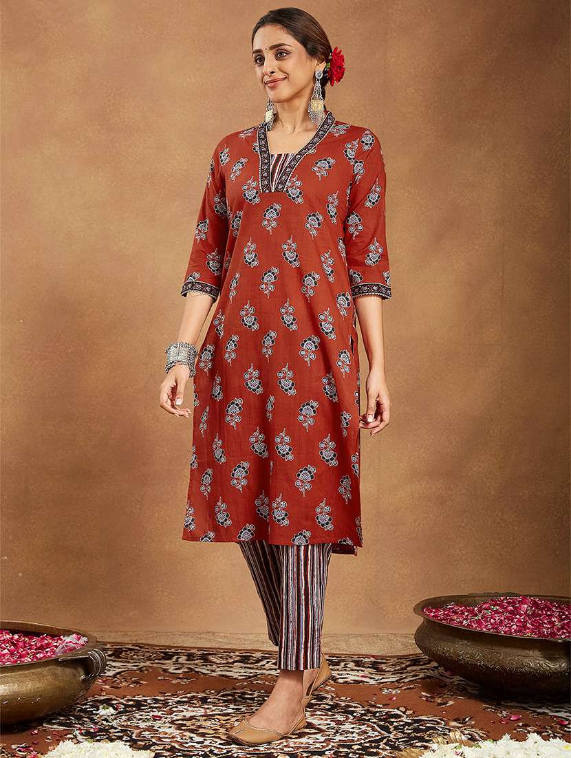 women floral three quarter sleeve kurta pant with dupatta set - 22156310 -  Standard Image - 2