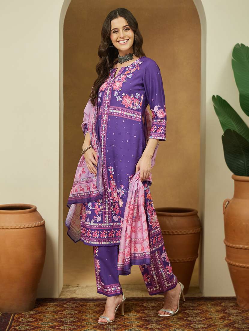 women floral three quarter sleeve kurta pant with dupatta set - 22156338 -  Standard Image - 2