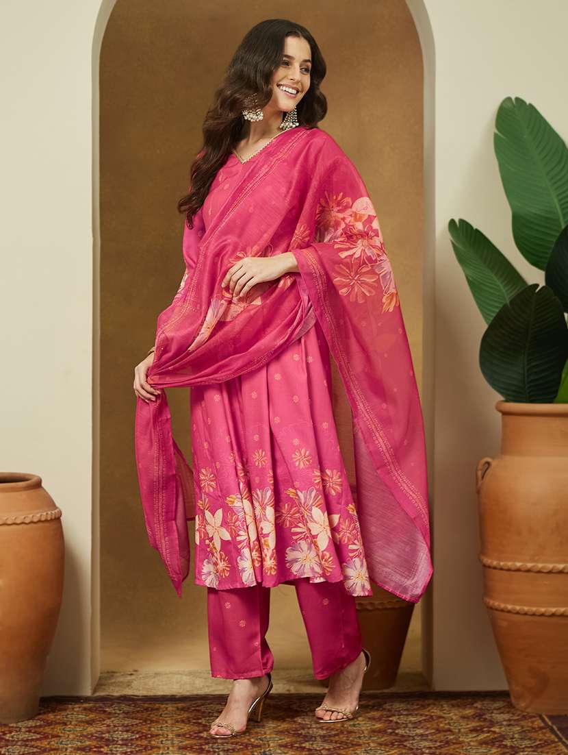 women floral three quarter sleeve kurta pant with dupatta set - 22156339 -  Standard Image - 2