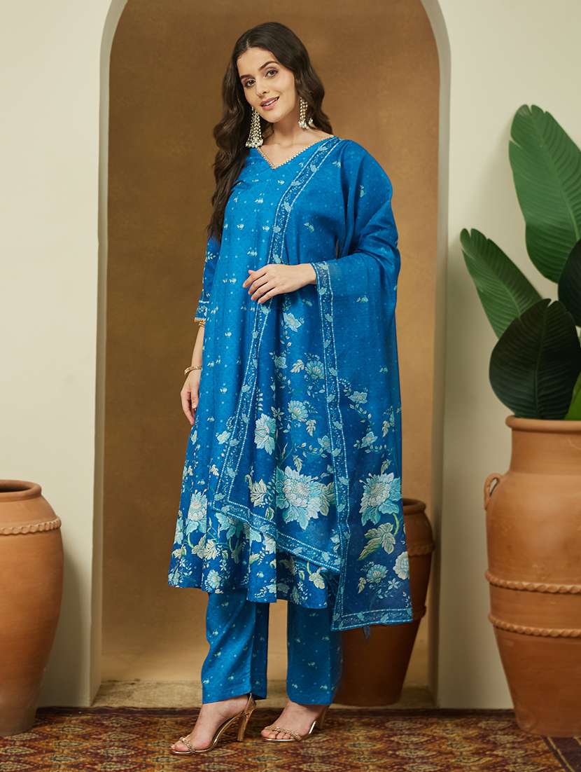 women floral three quarter sleeve kurta pant with dupatta set - 22156343 -  Standard Image - 2