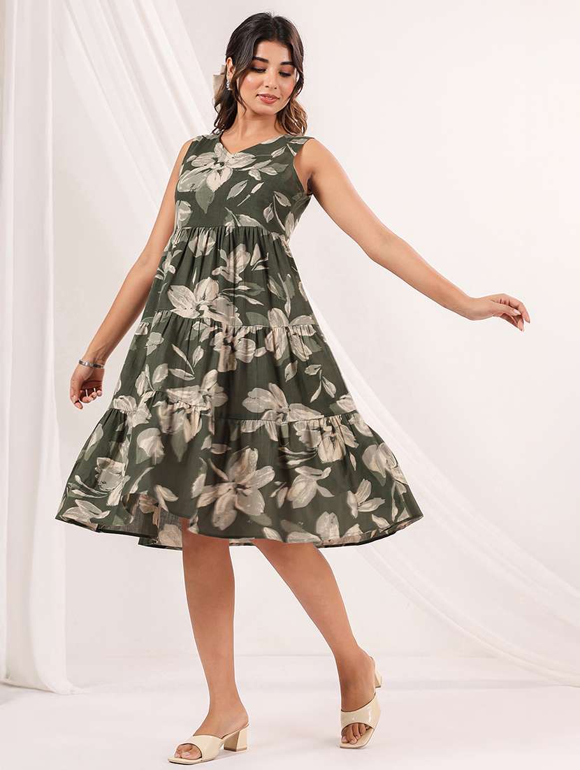 women floral print sleeveless tiered dress - 22156359 -  Standard Image - 2
