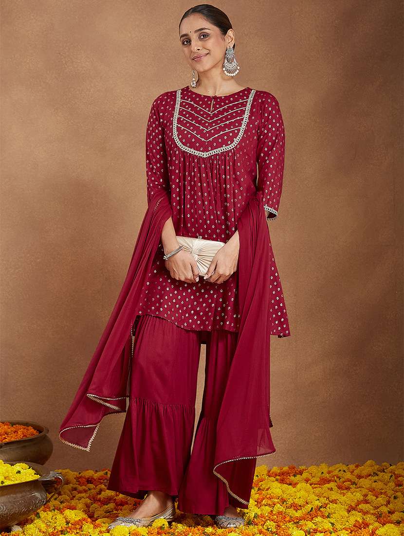 women foil printed three quarter sleeve kurta sharara with dupatta set
