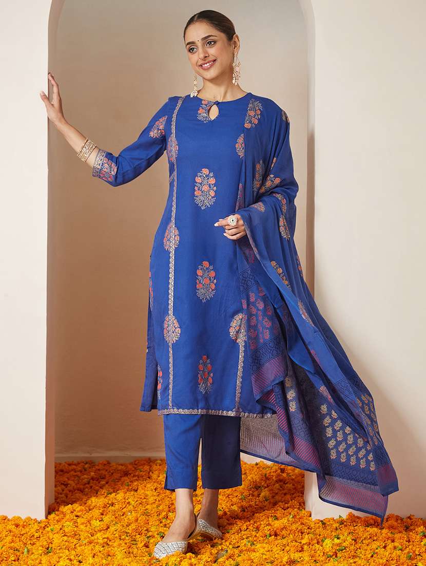 women floral three quarter sleeve kurta pant with dupatta set - 22156369 -  Standard Image - 2