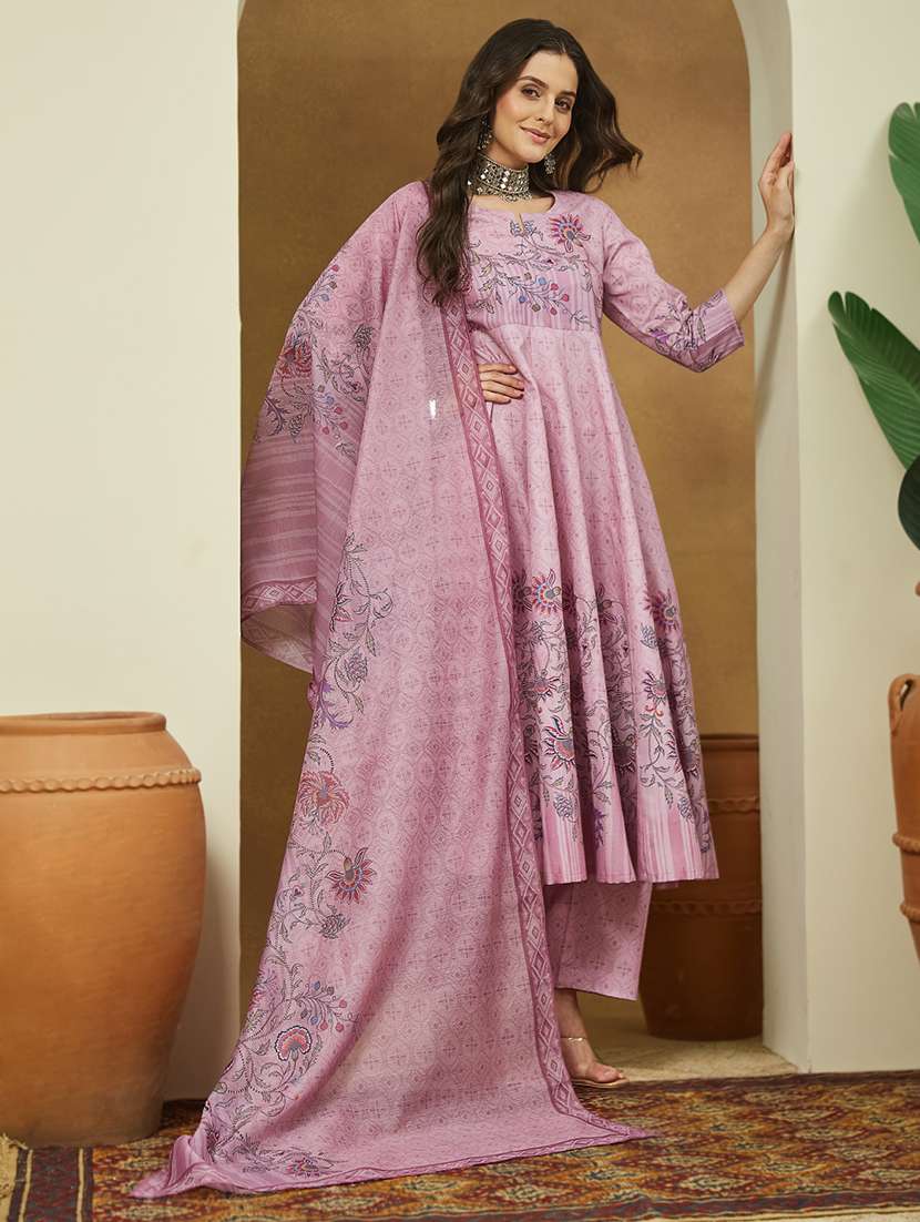 women floral three quarter sleeve kurta pant with dupatta set - 22156376 -  Standard Image - 2