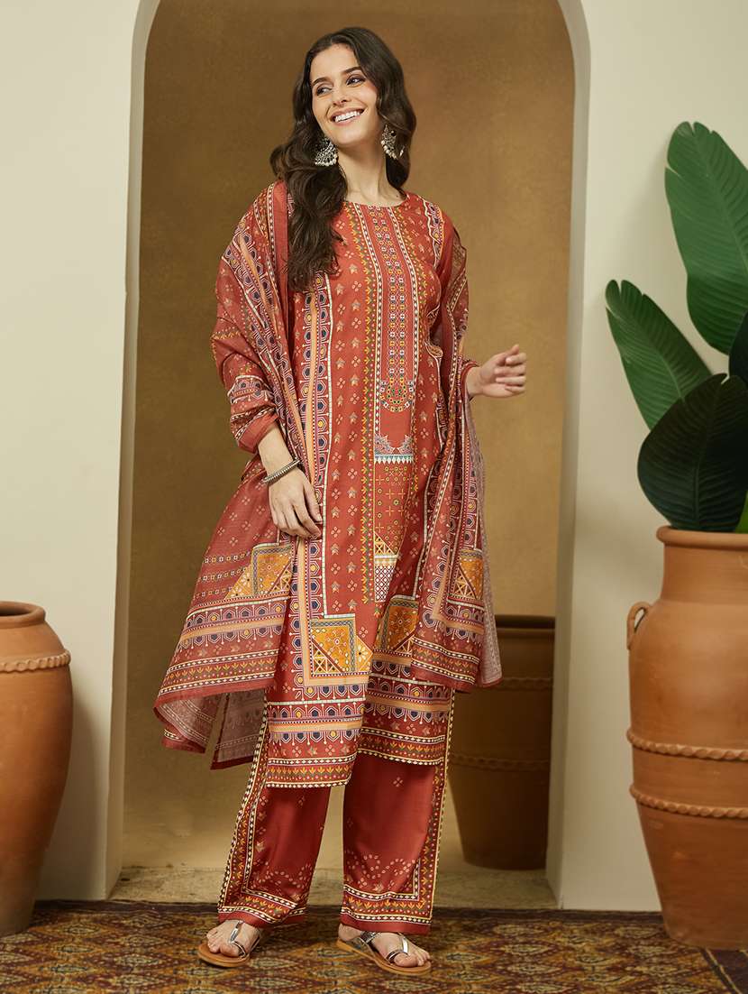 women floral three quarter sleeve kurta pant with dupatta set - 22156382 - Standard Image - 2