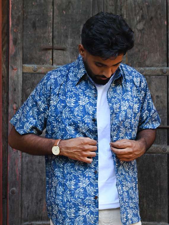 men printed short sleeve regular fit casual shirt - 22157070 -  Standard Image - 2