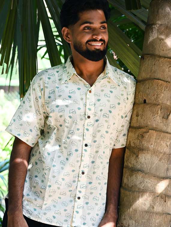 men printed short sleeve regular fit casual shirt - 22157071 -  Standard Image - 2