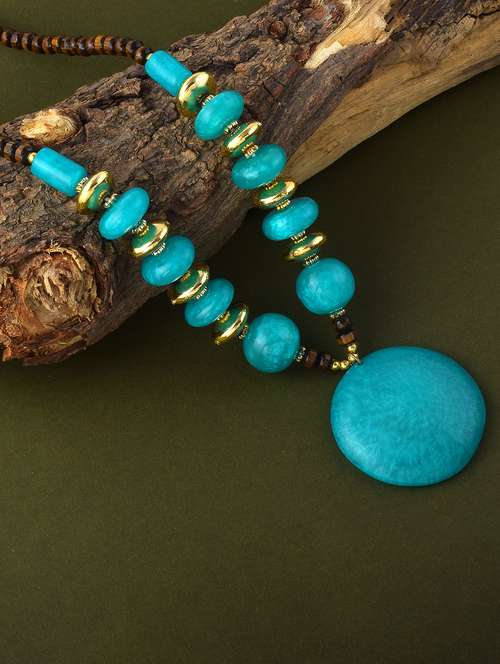 women crystal fashion long necklace - 22157567 -  Standard Image - 0