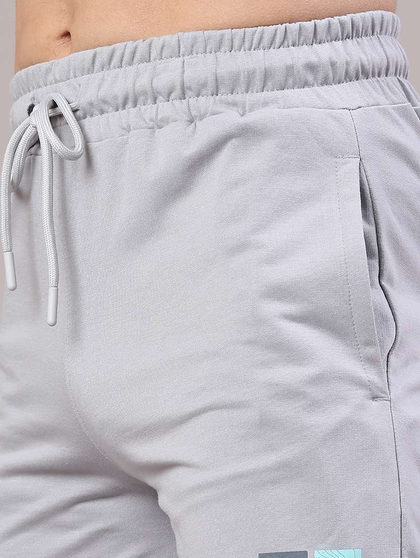 men solid mid rise regular fit shorts - 22160044 -  Standard Image - 2