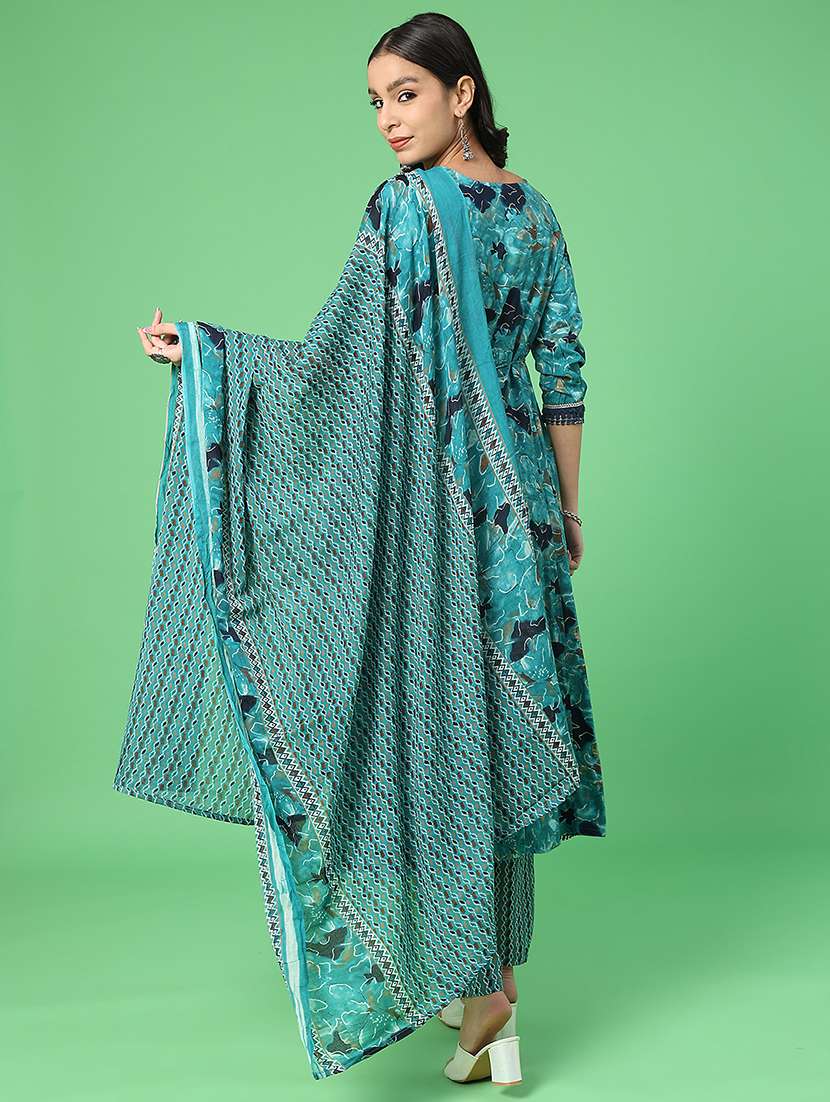 women printed three quarter sleeve kurta pant with dupatta set - 22160526 -  Standard Image - 2