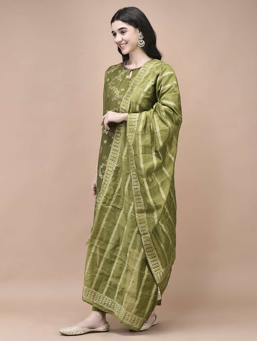 women self design three quarter sleeve kurta pant with dupatta set - 22161042 -  Standard Image - 2