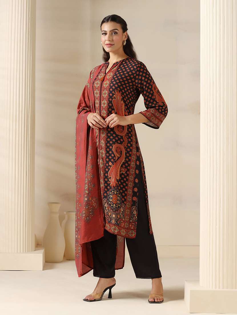 women paisley three quarter sleeve kurta pant with dupatta set - 22161044 -  Standard Image - 2