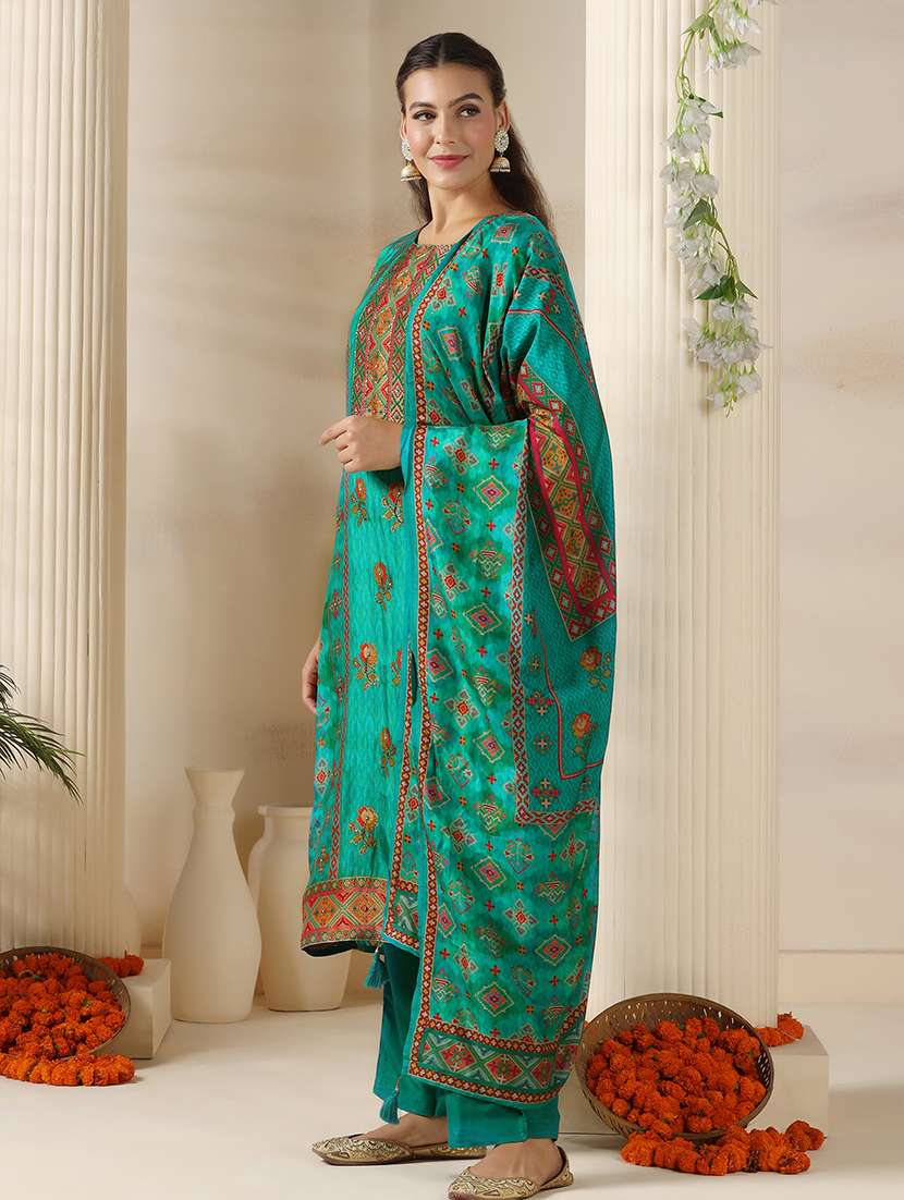 women printed three quarter sleeve kurta pant with dupatta set - 22161080 -  Standard Image - 2
