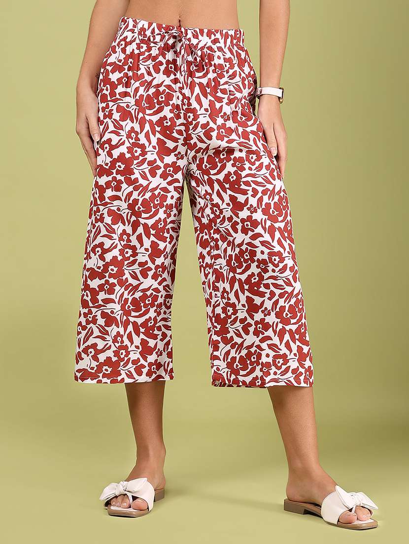 women printed mid rise relaxed fit capri