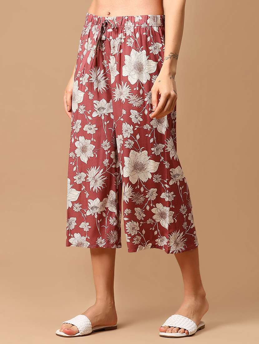 women floral printed mid rise relaxed fit capri - 22166113 -  Standard Image - 2