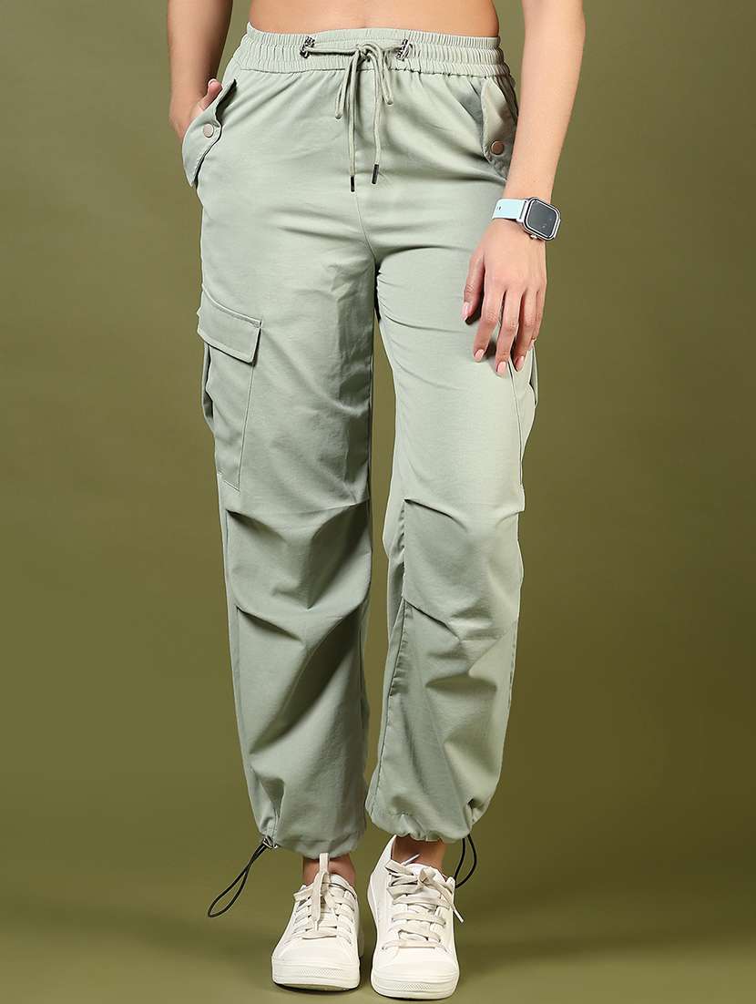 women solid mid rise regular fit cargo