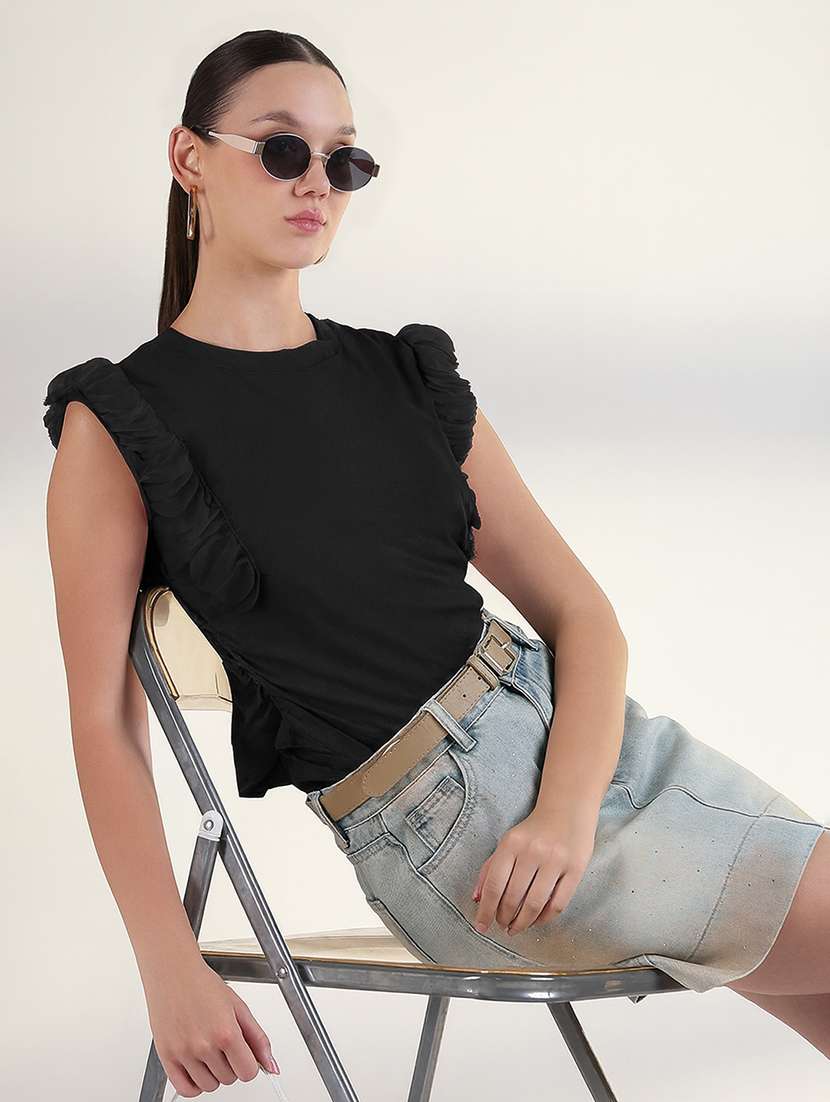 women black solid sleeveless crop top