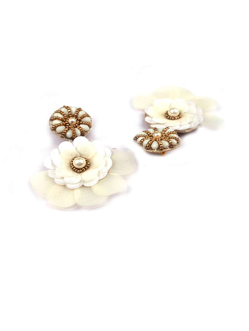 handmade golden flower pearl earrings - 22173782 -  Standard Image - 2