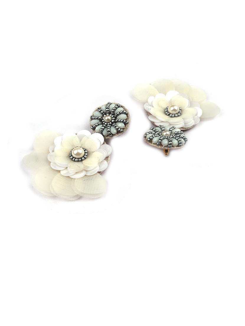 handmade grey flower pearl earrings - 22173783 -  Standard Image - 2