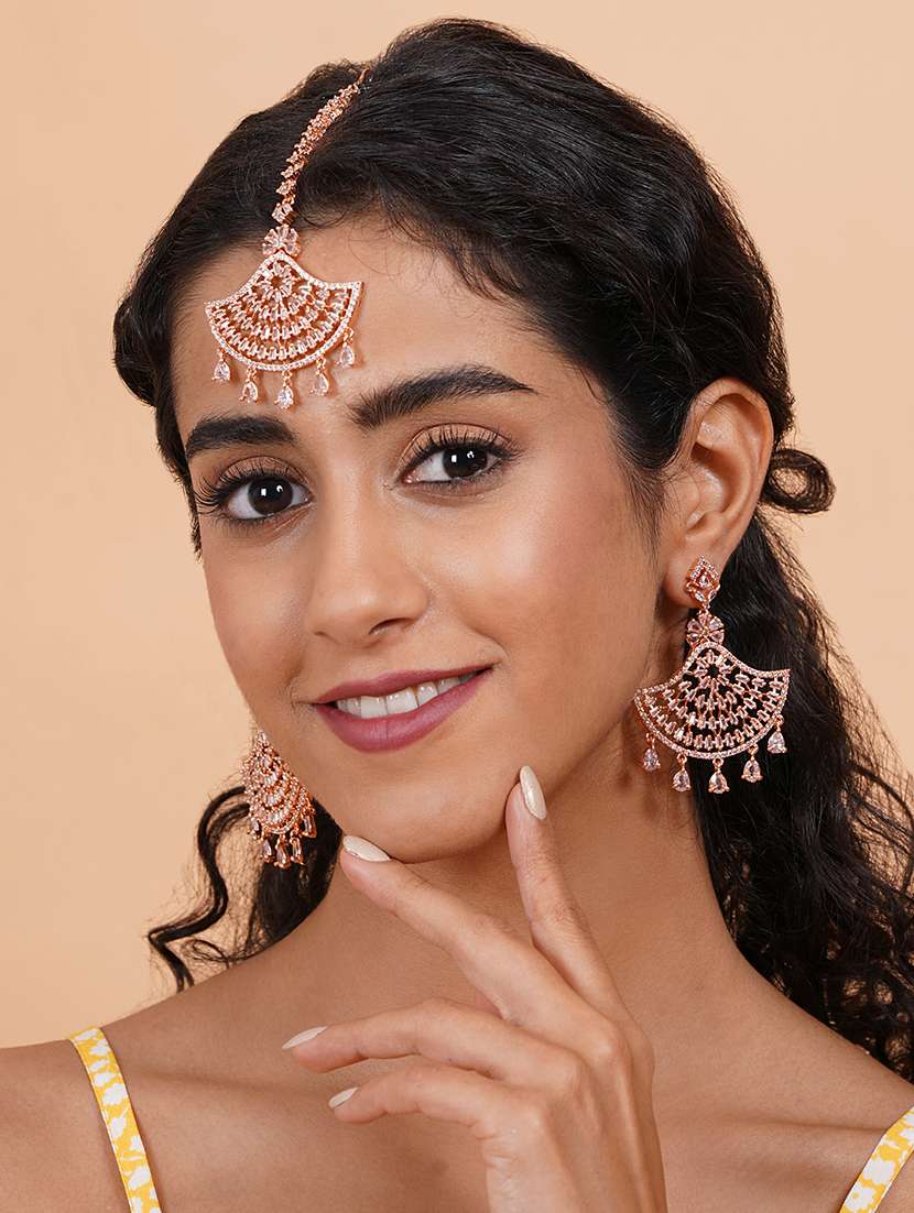 rose gold symmetrical earring-maangtika set - 22173793 -  Standard Image - 2