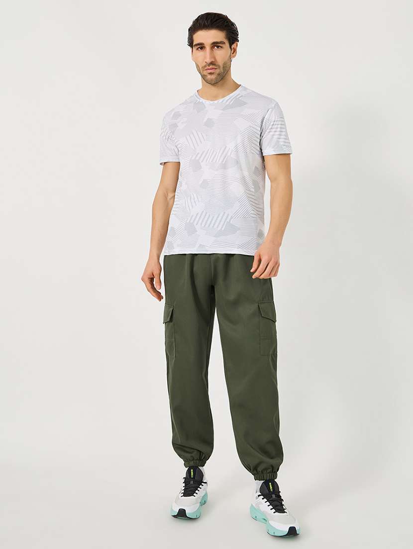 men solid mid rise cargo jogger - 22174768 -  Standard Image - 2