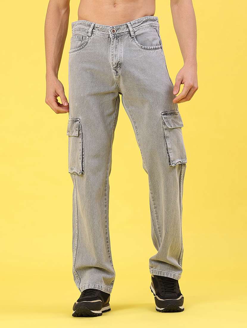 men solid mid rise regular fit cargo