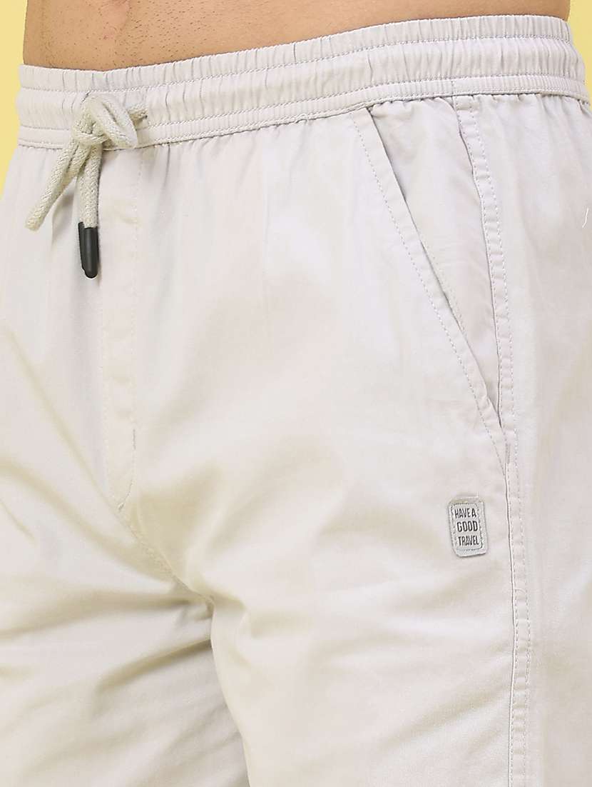 men solid mid rise regular fit shorts - 22176351 -  Standard Image - 2