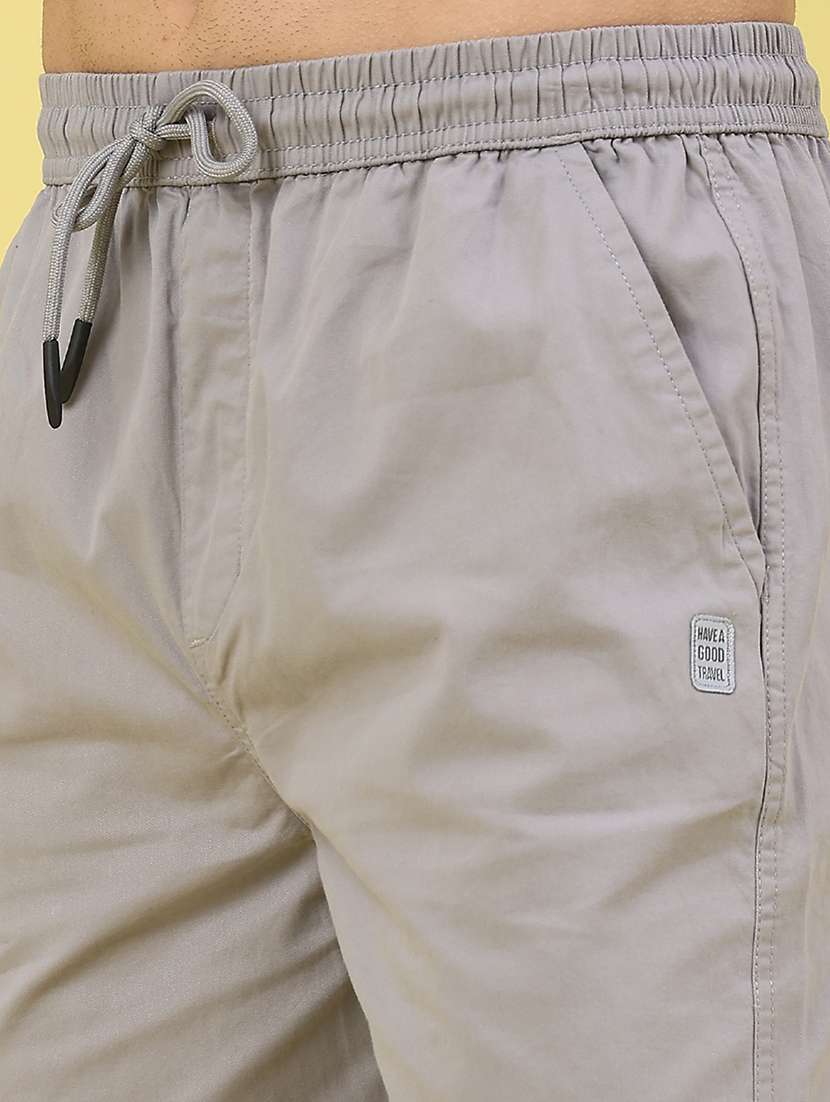 men solid mid rise regular fit shorts - 22176352 -  Standard Image - 2