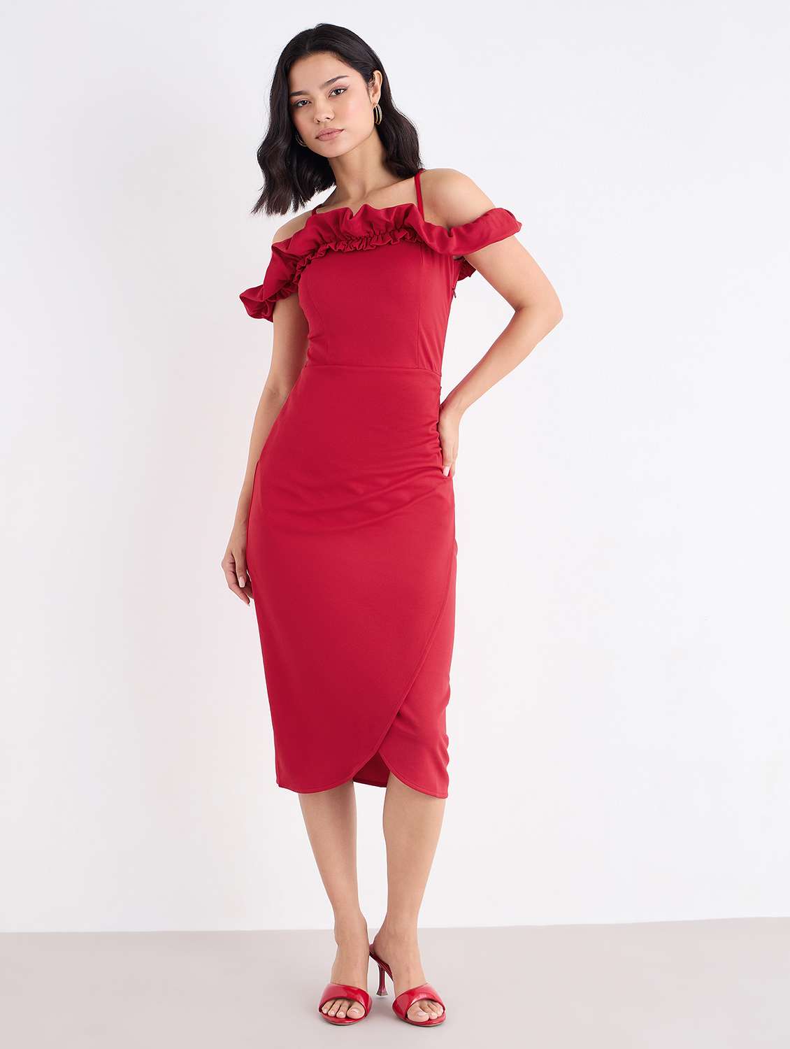 women red solid off shoulder sheath dress
