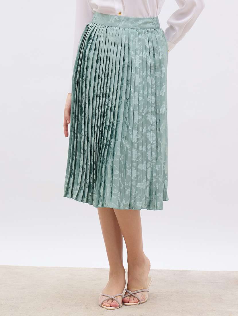 women self designed high rise pleated skirt