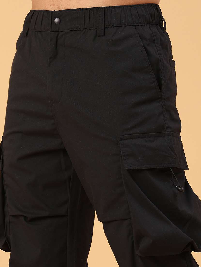 men solid mid rise regular fit cargo - 22177212 -  Standard Image - 2