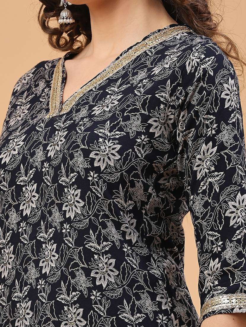 women floral printed three quarter sleeve straight kurta - 22178102 -  Standard Image - 2