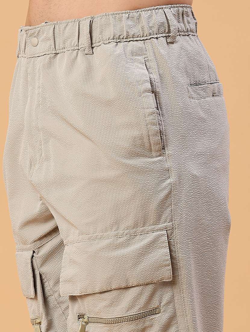 men solid mid rise regular fit cargo - 22178222 -  Standard Image - 2