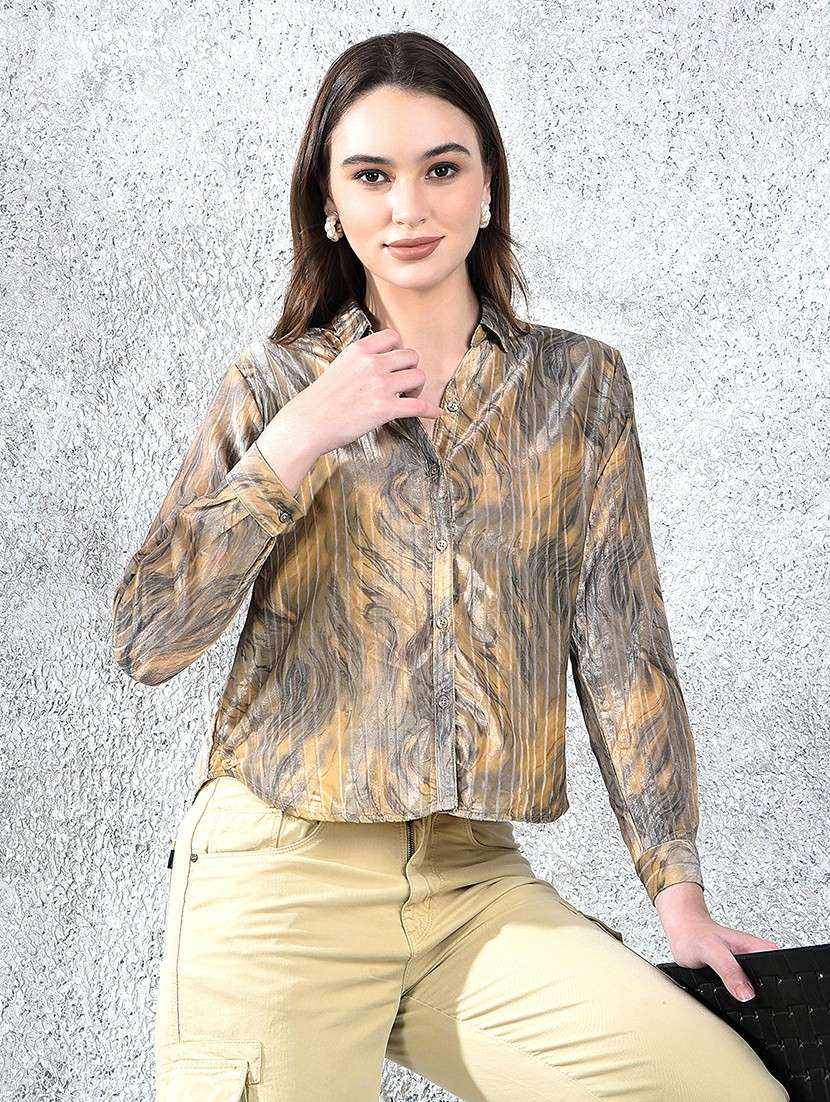 women collared long sleeve shirt