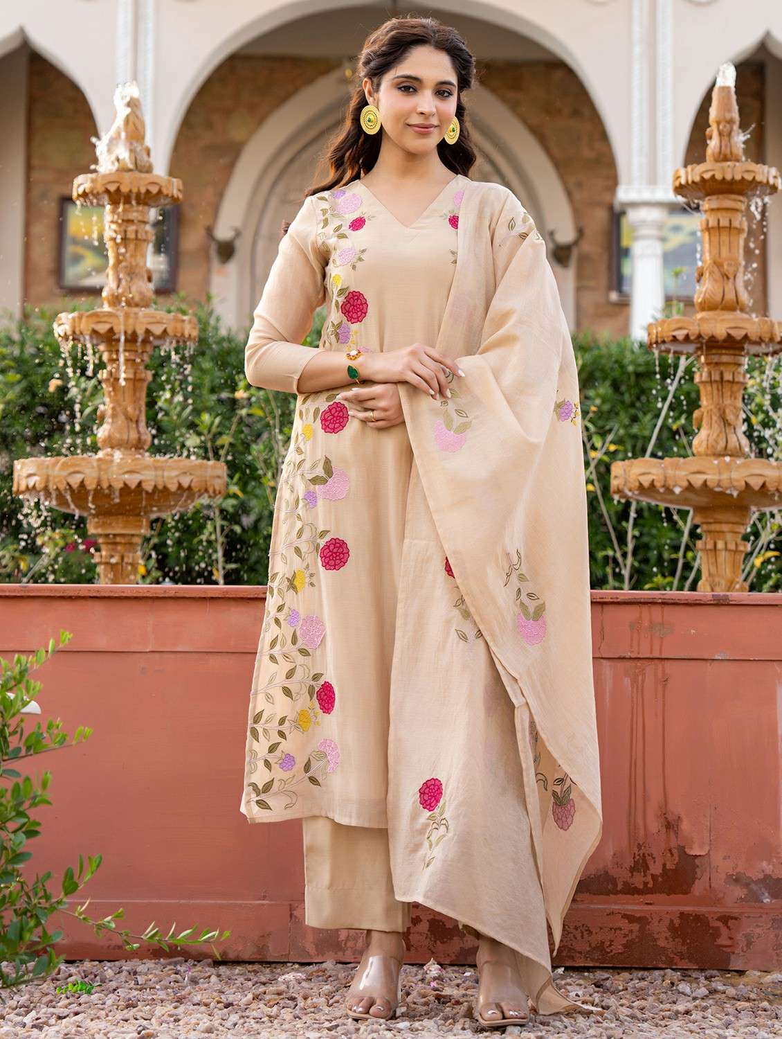 women embroidered three quarter sleeve kurta pant with dupatta set