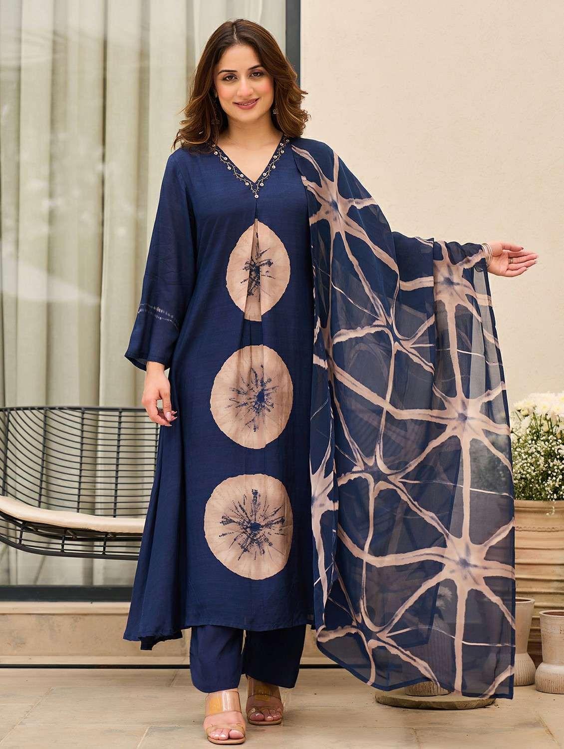 women embroidered long sleeve kurta pant with dupatta set - 22178516 -  Standard Image - 2