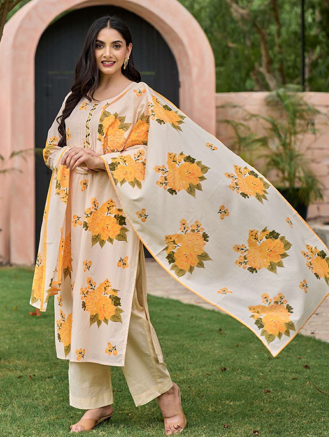 women floral three quarter sleeve kurta pant with dupatta set - 22178540 -  Standard Image - 2